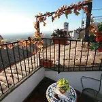 Hotel Properzio 2*